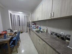 Trapezului, 10 minute metrou 1 Decembrie 1918, pe Marin Pazon, parcare