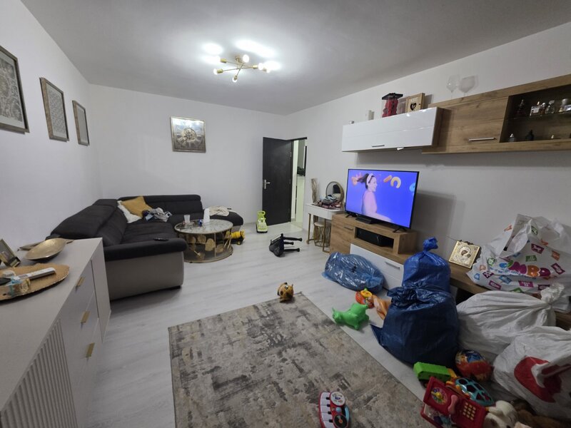 Trapezului, 10 minute metrou 1 Decembrie 1918, pe Marin Pazon, parcare